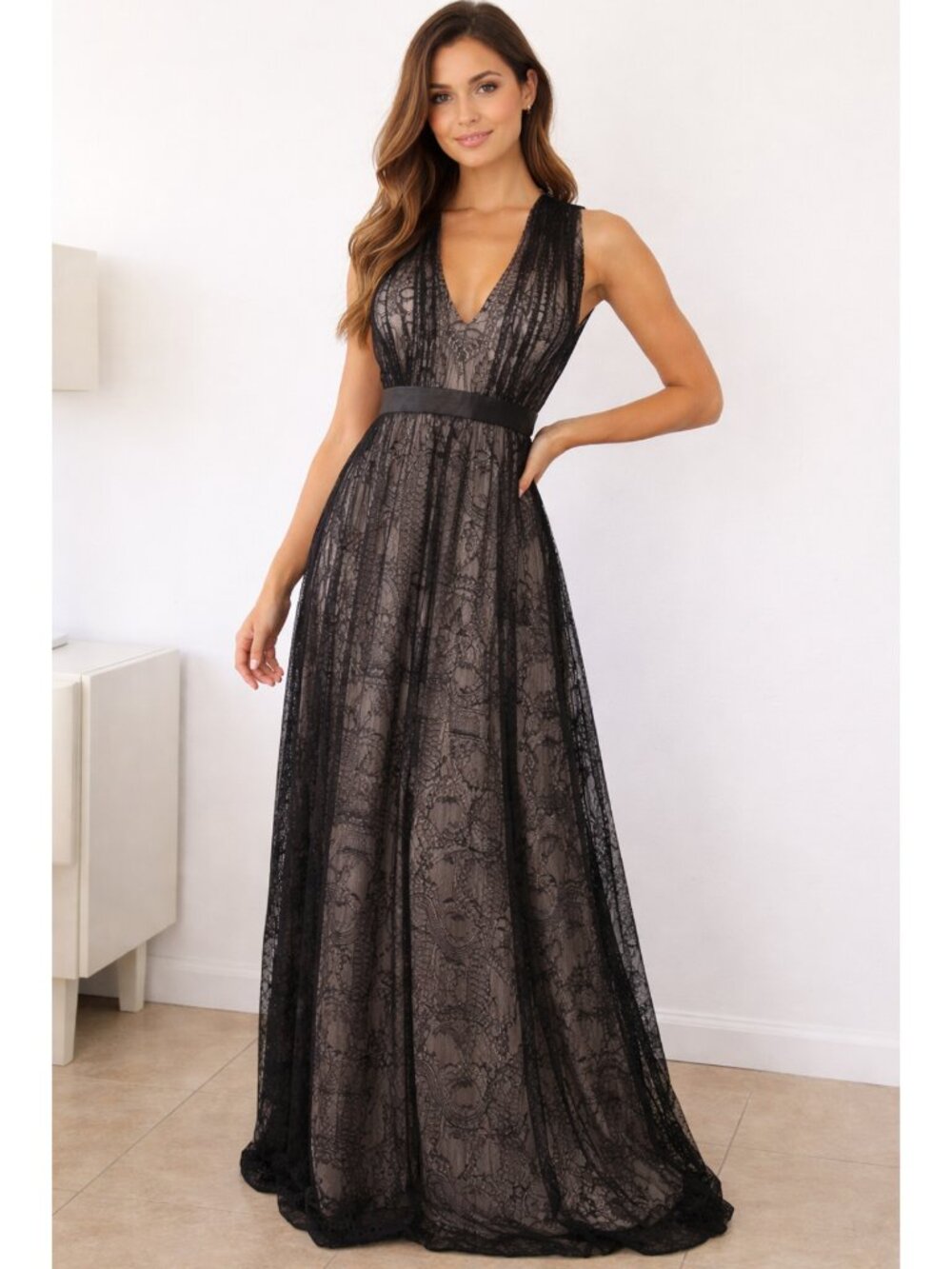 Alice + Olivia Sybil Black Lace Maxi dress Leather Waist Belt Size 8 Cocktail - Picture 7 of 11